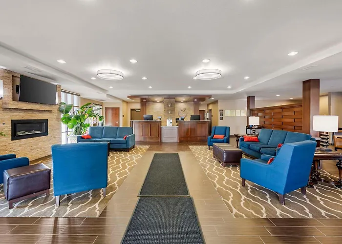 Hotels Close to Airport Comfort Inn & Suites